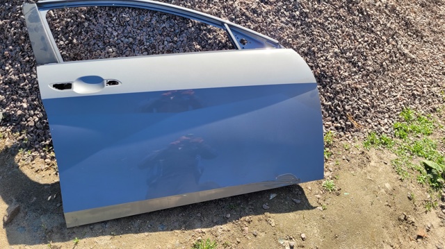 Пассажирская передняя дверь 76004AA000 HYUNDAI