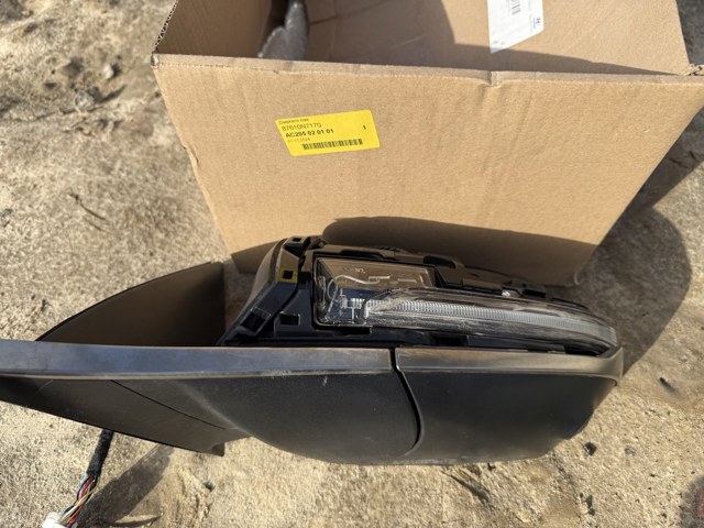 Зеркало левое 87610N7170 HYUNDAI