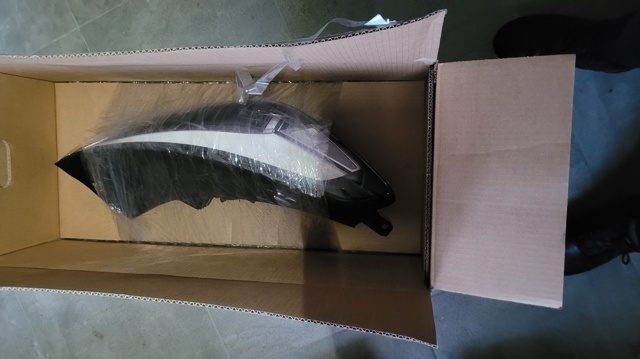 92102D7201FFF HYUNDAI Правая фара купить в Сумы