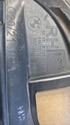 BMW 51118075650 Решетка радиатора правая в наличии Киев