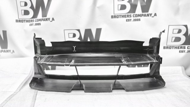 Нижний воздуховод радиатора 51747401235 BMW