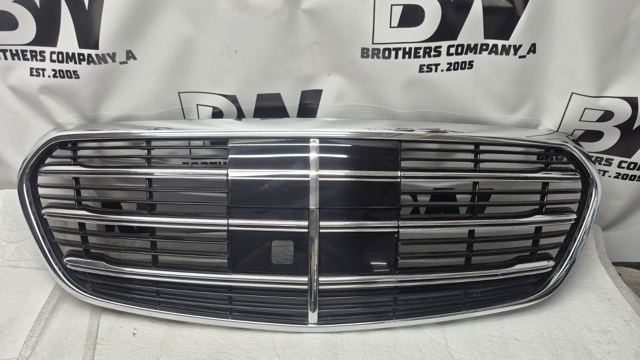 Облицовка радиатора A2238804100 MERCEDES
