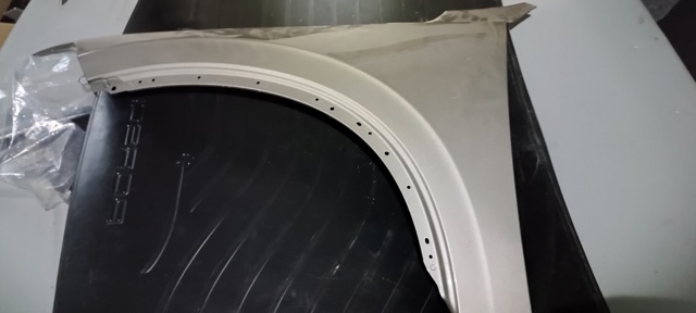 Переднее левое крыло 32297441 VOLVO