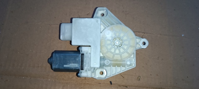51337455081 BMW Мотор стеклоподъемника двери передней правой купить в Чернигов