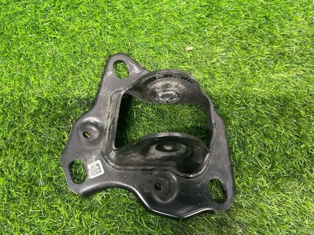 BMW 33326851581 Кронштейн передний заднего продольного рычага в наличии Николаев
