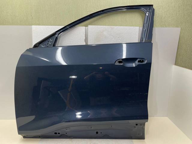 Водительская дверь 4KE831051B VAG