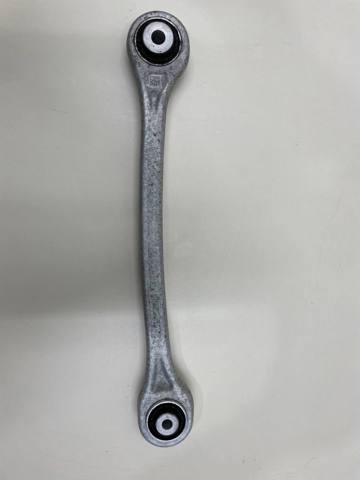 Балансир задний нижний, правый 4M0505292F VAG