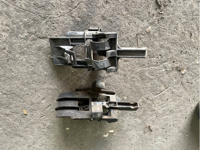 Скоба тормозной трубки A1644210394 MERCEDES