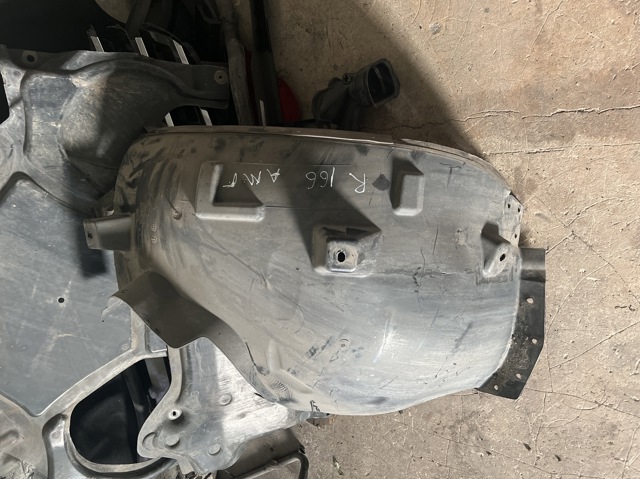 Подкрылок крыла переднего правый задний A1668841222 MERCEDES