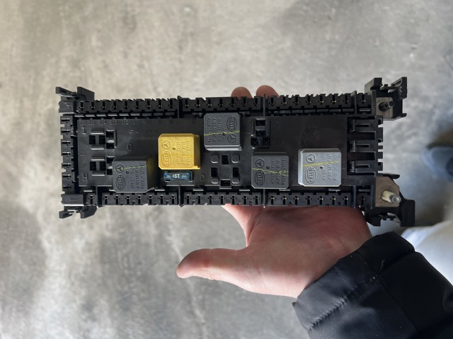 Монтажный блок A1669063901 MERCEDES