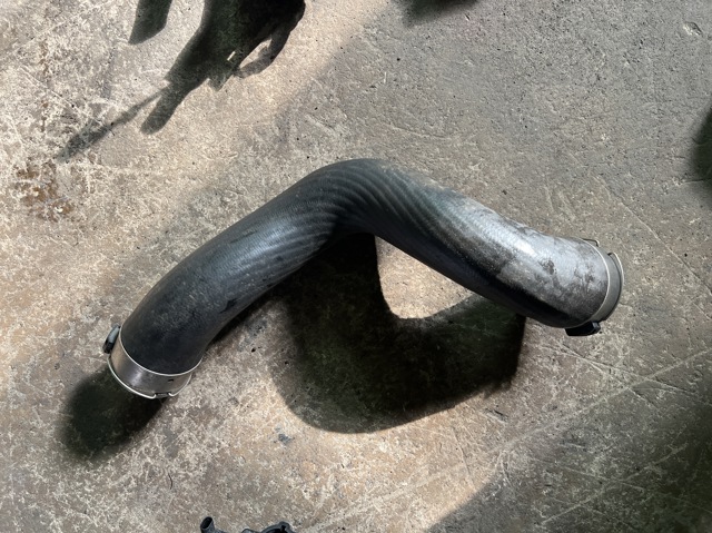 Патрубок интеркуллера A2045284582 MERCEDES