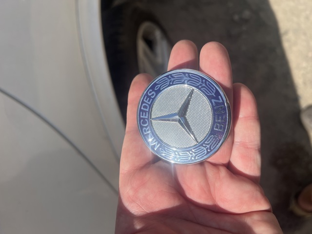 Фирменный значек капота A2078170316 MERCEDES