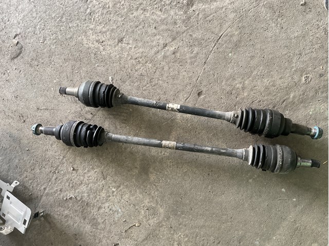 Полуось задняя, левая A2463509500 MERCEDES