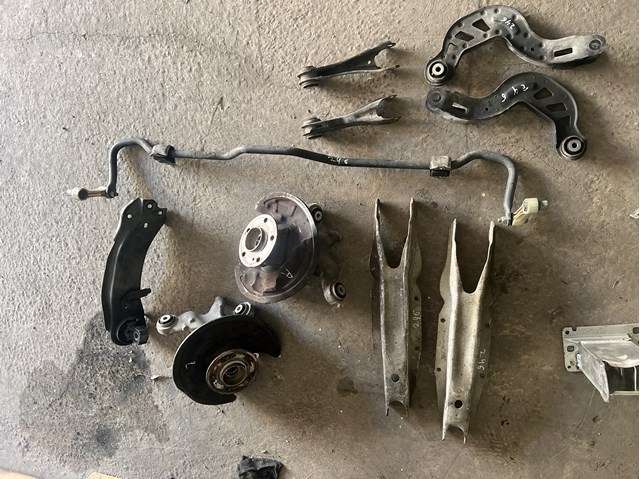 Рычаги задней подвески A2463520002 MERCEDES