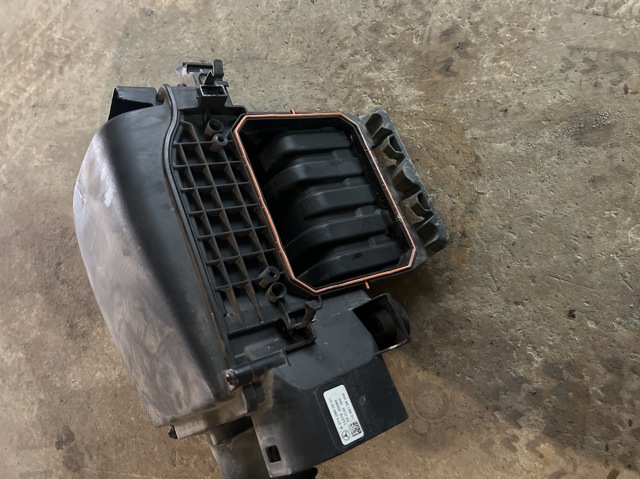 Корпус воздушного фильтра A2740900001 MERCEDES