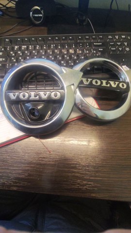 31383854 VOLVO Эмблема решетки радиатора купить в Ирпень