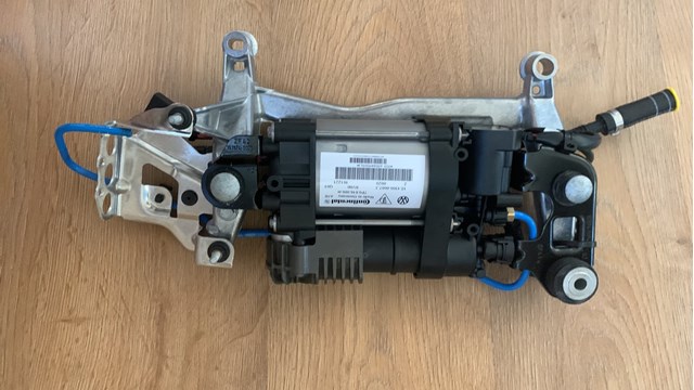 Компрессор подкачки амортизаторов 7P0616006 VAG
