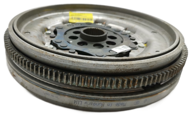 05L105266J Маховик купить Ирпень