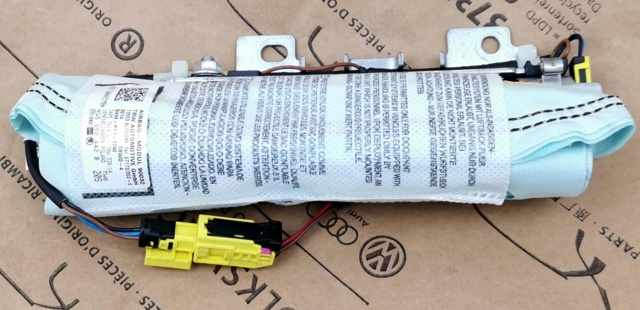 4G8880442B VAG Подушка безопасности (AIRBAG) спинки сиденья правого купить в Тернополь