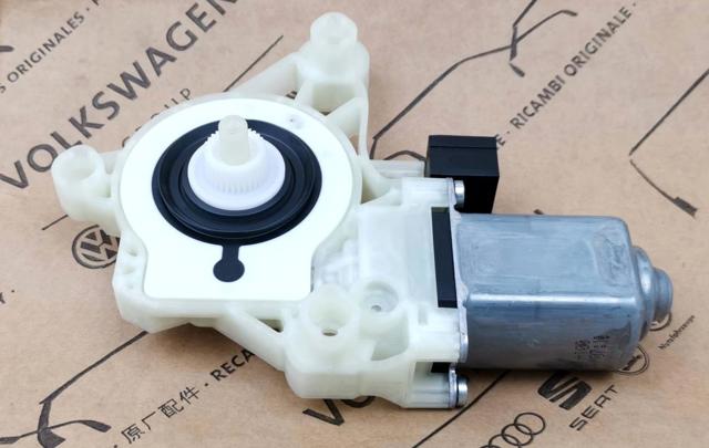 VAG 4K0959882 Мотор стеклоподъемника двери задней левой в наличии Тернополь
