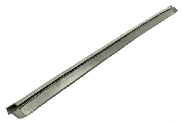 51767199435 BMW Уплотнитель капота купить в Чернигов