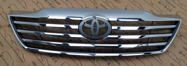531110K380 TOYOTA Решетка радиатора купить в Ирпень