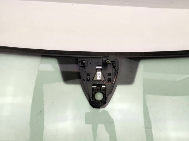 5TA845011AR Стекло лобовое  купить Черновцы