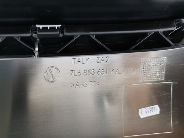 VAG 7L6853651 Решетка радиатора в наличии Павлоград
