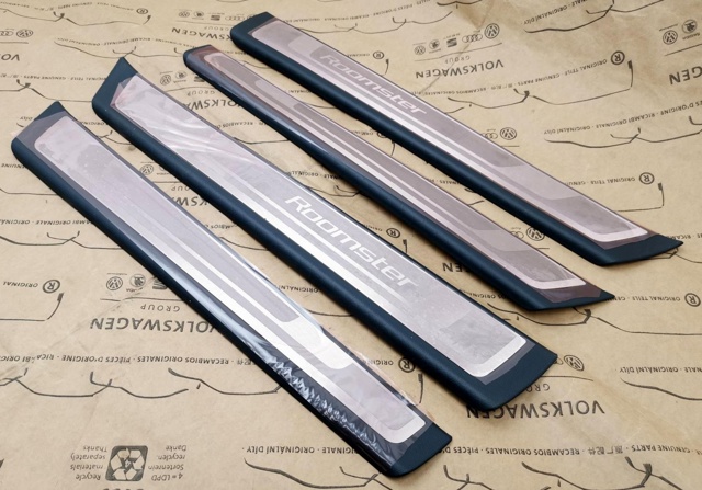 KDA770003 VAG Накладка дверного порога внутренняя, комплект из 4 шт. купить в Черновцы