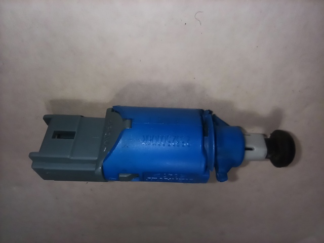 253250006R RENAULT Датчик включения сцепления  купить в Павлоград