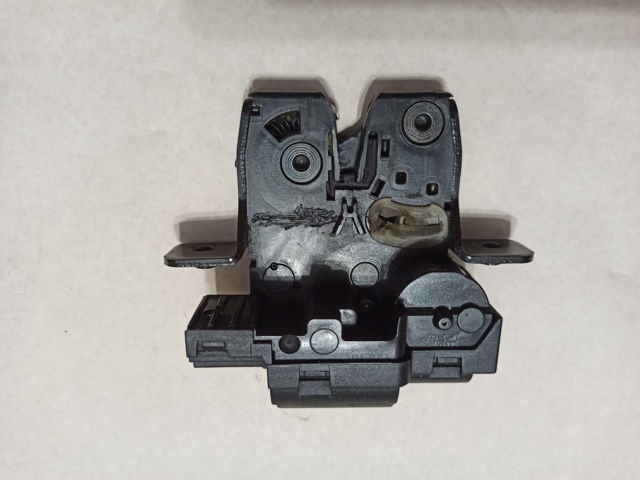 Замок крышки багажника 8200747429 RENAULT