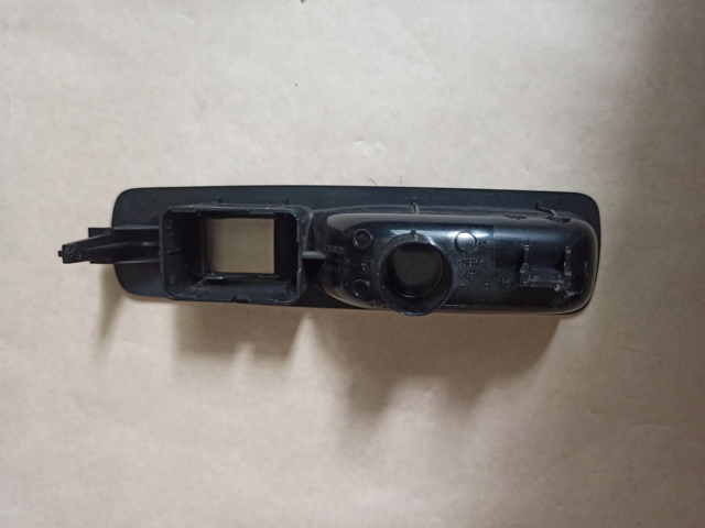 82944002R RENAULT Кнопка включения мотора стеклоподъемника задняя купить в Тернополь
