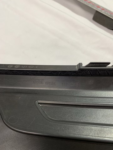 NISSAN 622566FL0A Заглушка (решетка) противотуманных фар бампера переднего правая в наличии Павлоград