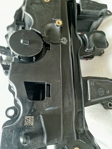 RENAULT 118304798R Клапанная крышка в наличии Ужгород