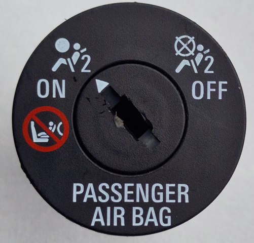 Кнопка отключения подушек безопасности AIRBAG 13577258 OPEL