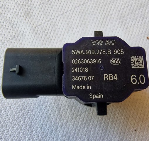Датчик сигнализации парковки, парктроник, центральный 5WA919275B VAG