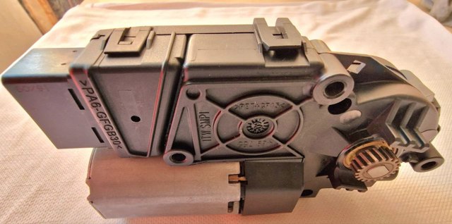 VAG 6R0959591 Мотор привода люка в наличии Ирпень