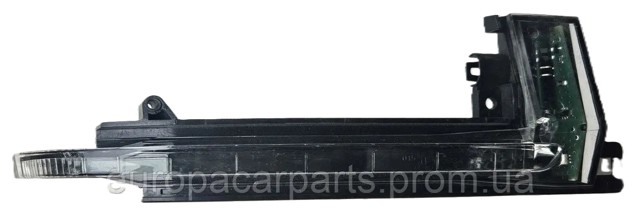 Правый указатель поворота зеркала  8K0949102E VAG
