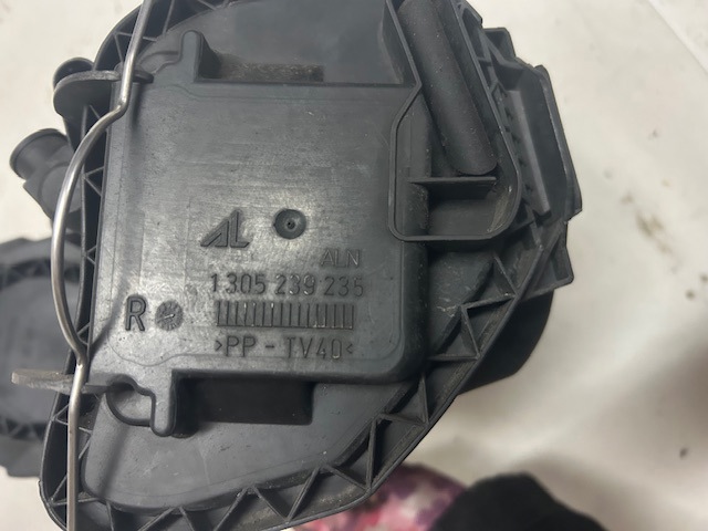 1T0941006R Правая фара купить Тернополь