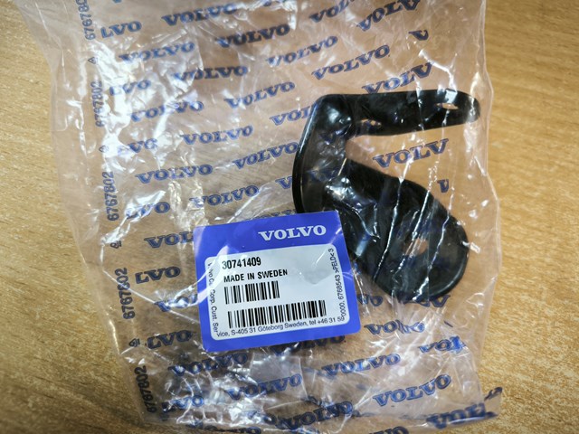 VOLVO 30741409 Кронштейн генератора в наличии Украина