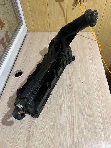 Крышка клапанов A1660100230 MERCEDES