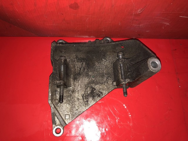 Кронштейн крепления генератора Фольксваген Транспортер T5