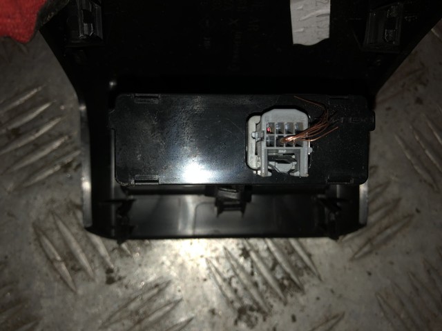RENAULT 280230033R USB-разветвитель в наличии Одесса