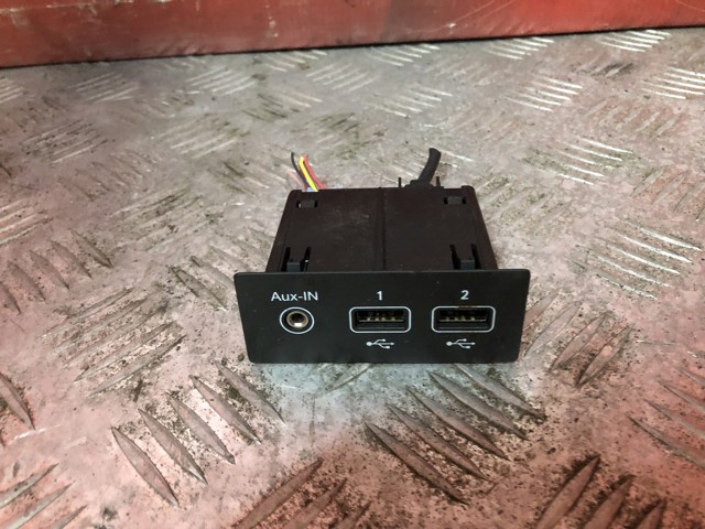 USB-разветвитель 280231553R RENAULT