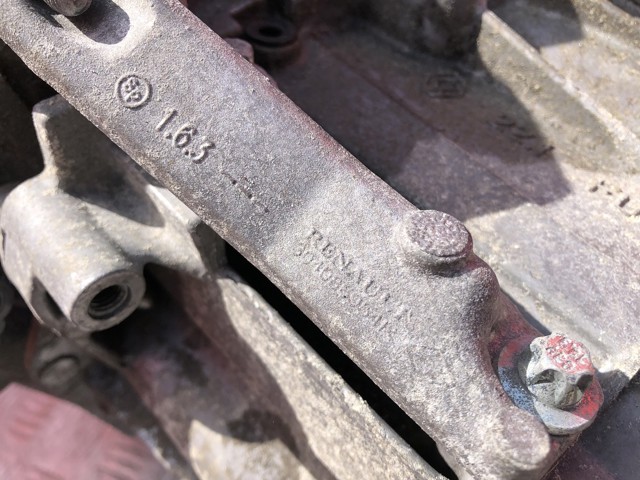 RENAULT 304010877R в наличии Одесса
