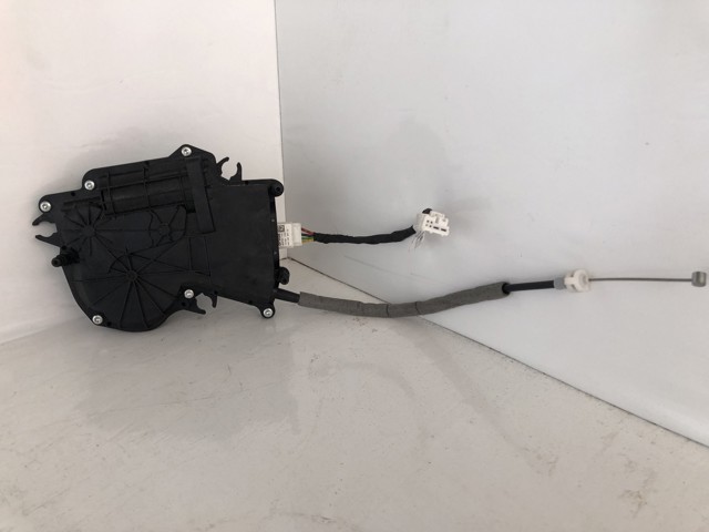 51247208371 BMW Актуатор замка багажника купить в Черновцы