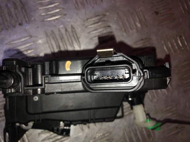 805031107R RENAULT Замок водительской двери купить в Днепр
