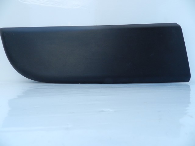 808210166R RENAULT Молдинг двери передней левой нижний купить в Тернополь
