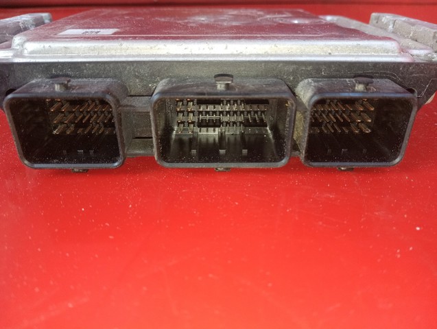 Компьютер двигателя 8200051608 RENAULT