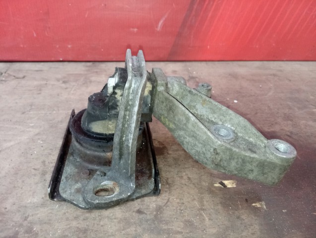 8200378211 RENAULT Правая подушка двигателя купить в Николаев